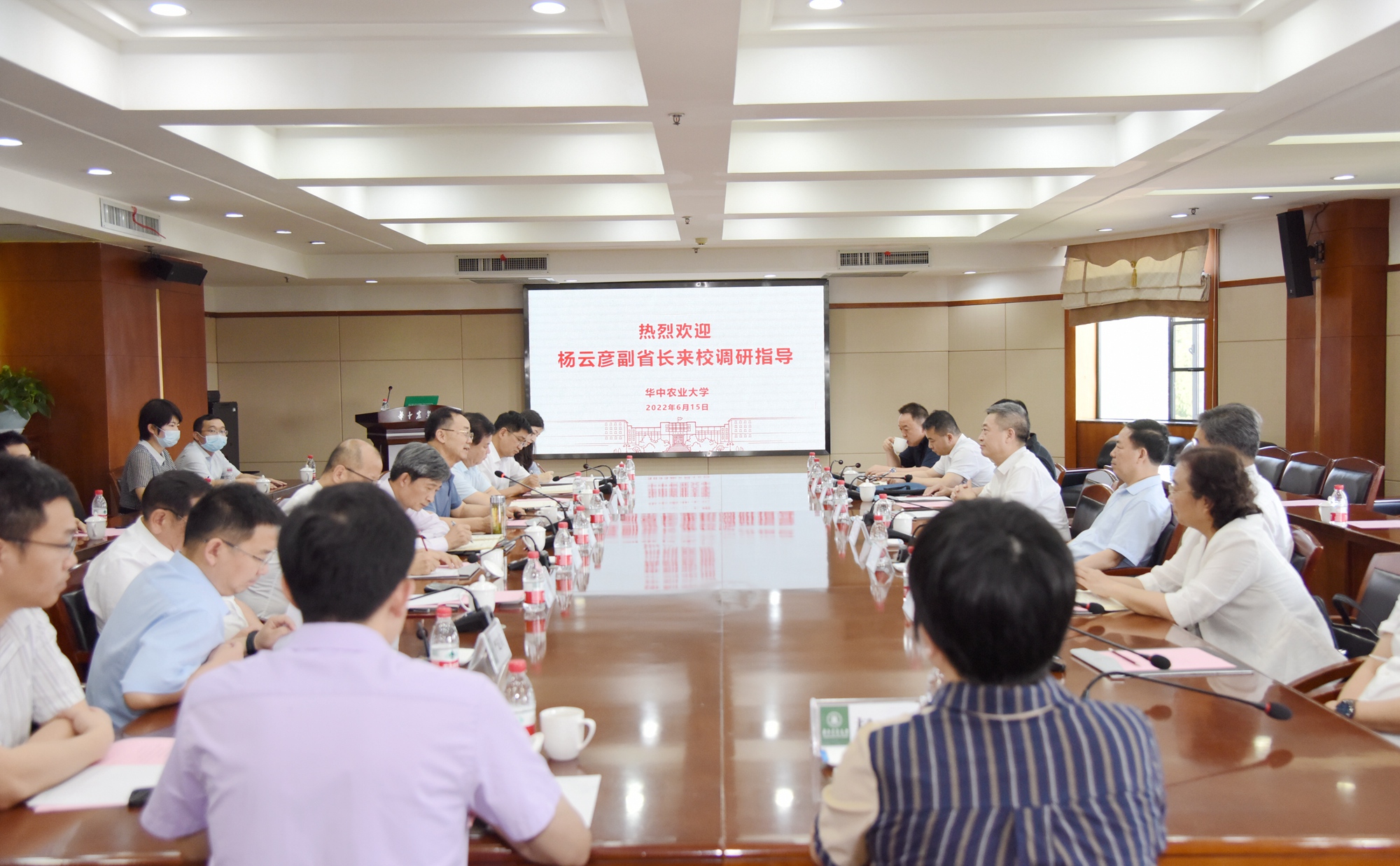 座谈会现场(匡敏 摄)