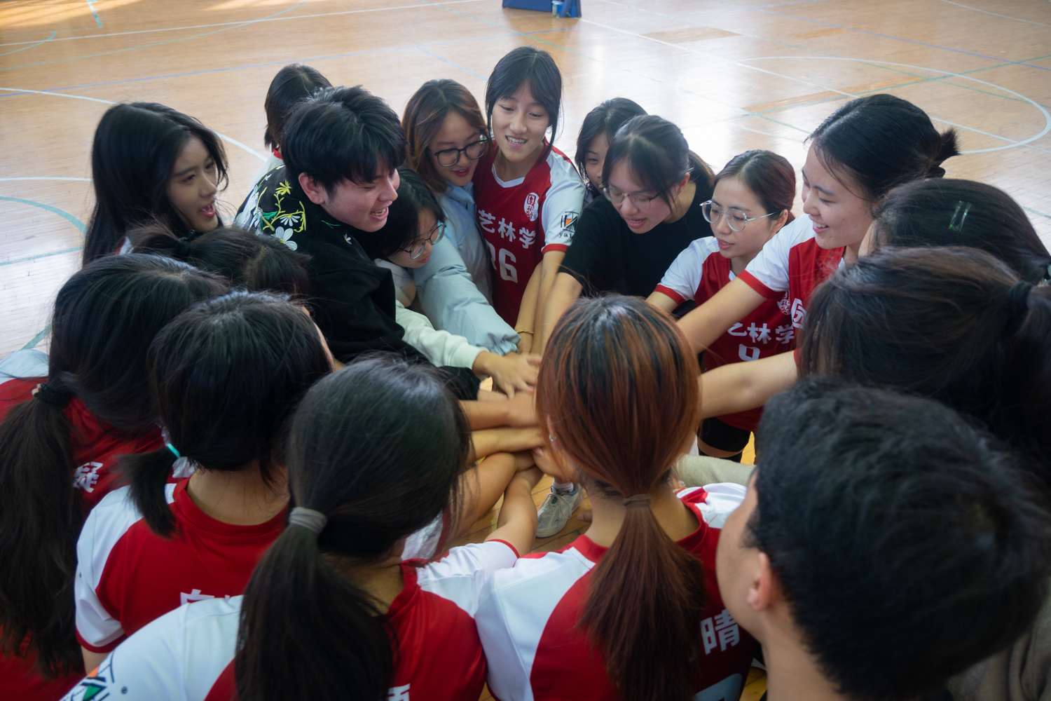 园艺林学学院赛前加油（学通社记者 张湛琦 摄）